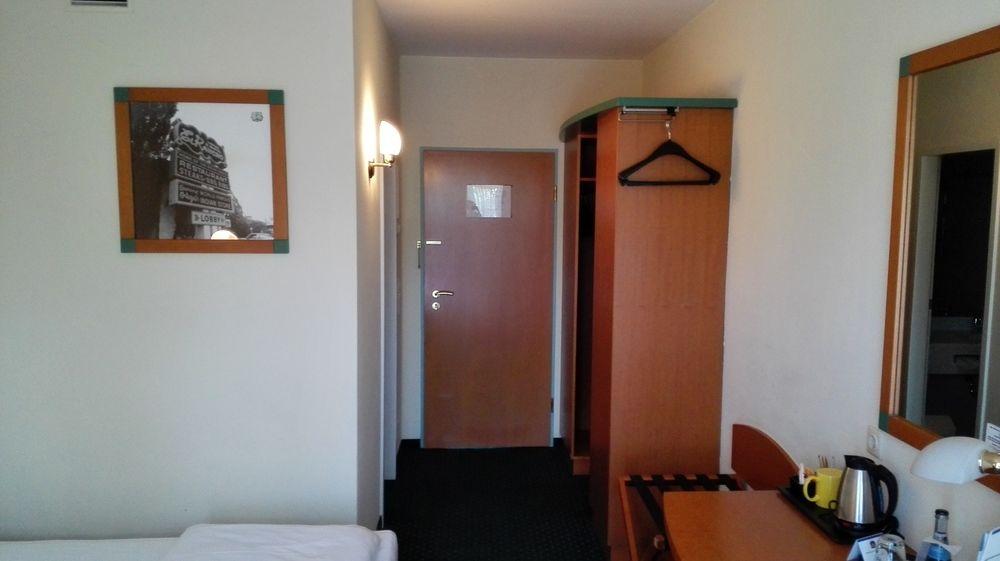 Trip Inn Hotel Dasing-Augsburg Exteriör bild