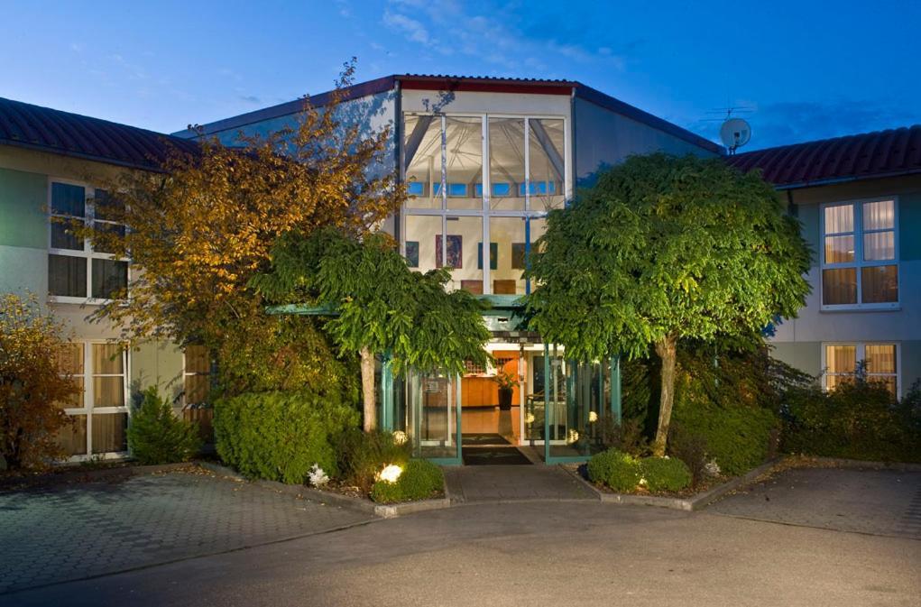 Trip Inn Hotel Dasing-Augsburg Exteriör bild